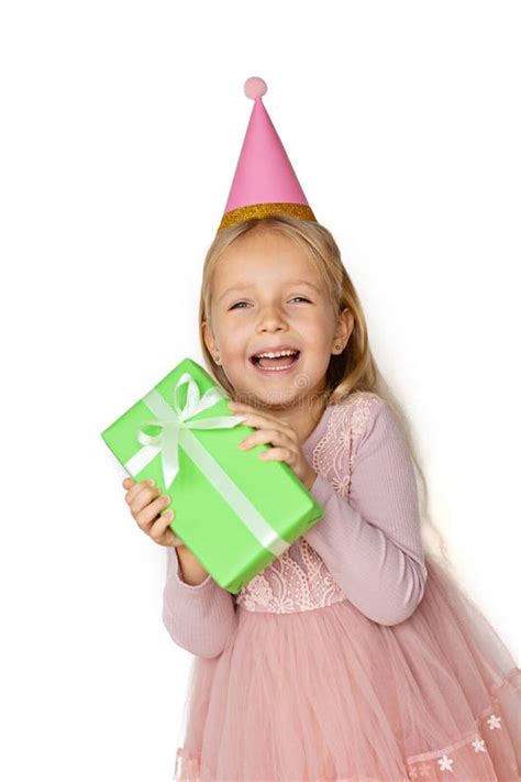 Bambino sorridente che riceve un complimento dall'insegnante