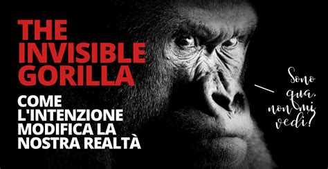 Immagine statica che riprende la scena dell'esperimento del gorilla invisibile