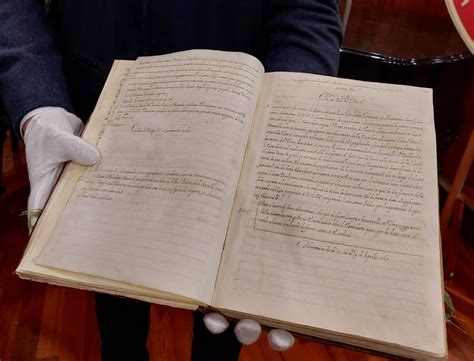 Illustrazione di un antico registro anagrafico