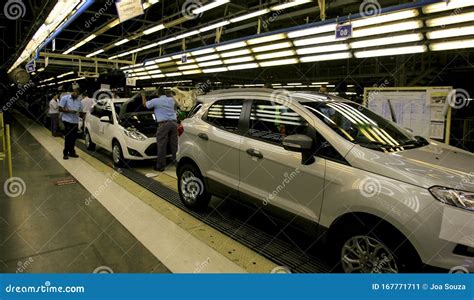 Linea di montaggio Ford