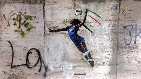 Murale di Vera Bugatti prima dell'atto vandalico