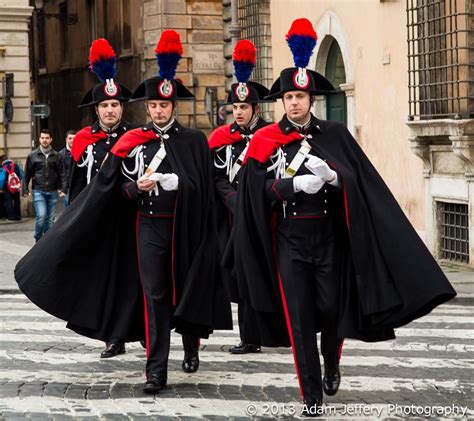Carabinieri in uniforme