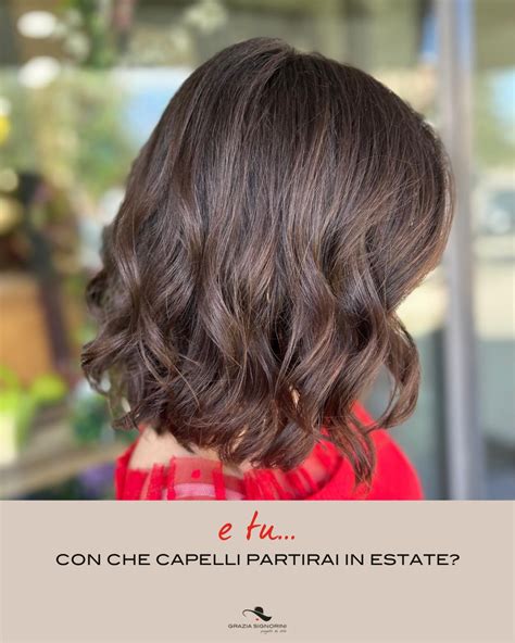 Donna con capelli biondi luminosi e setosi sotto il sole