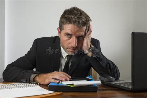 Ragazzo che si sente frustrato