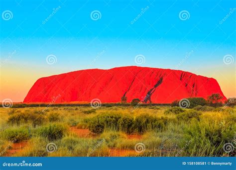Uluru (Ayers Rock) al tramonto in Australia