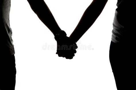 Illustrazione di due persone che si tengono per mano, simboleggiando il supporto e la connessione in una coppia