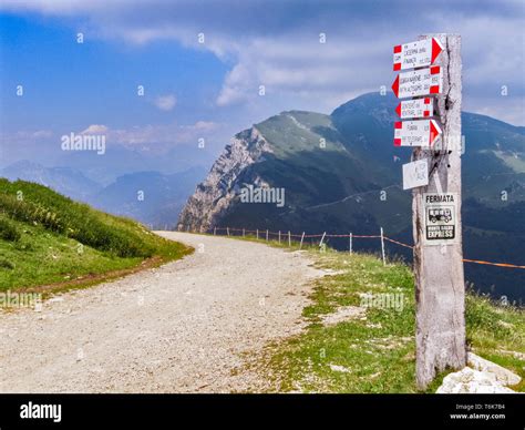 Sentiero escursionistico sul Monte Albo