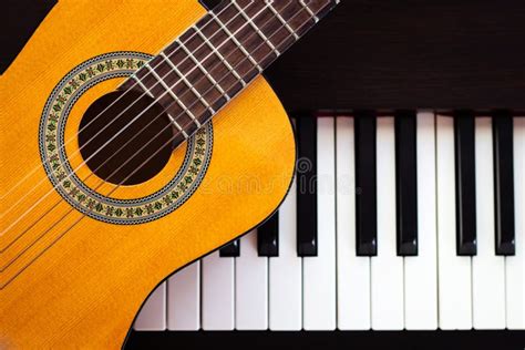 Strumenti musicali: chitarra e pianoforte