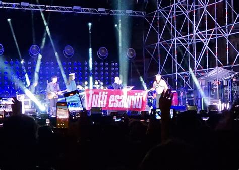 banda CCCP in concerto