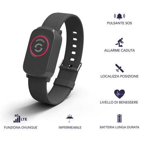 Collezione di diversi dispositivi indossabili per anziani: bracciale, orologio, ciondolo