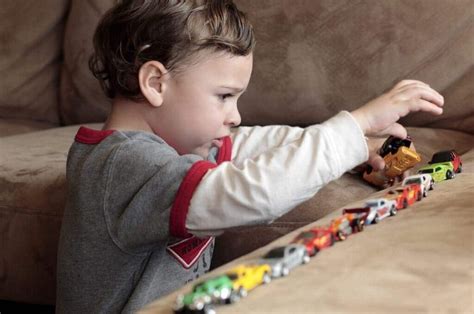 illustrazione di diversi tipi di stimming