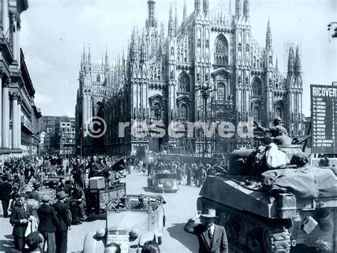 foto storica di Milano durante la guerra