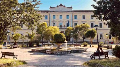 Fotografia aerea del complesso del Santa Maria della Pietà con il parco circostante