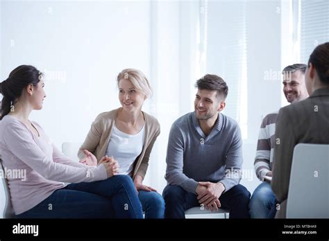 Persone che si parlano in un ambiente di supporto