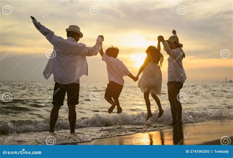 famiglia che supporta persona con DOC