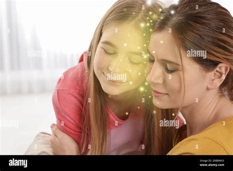 Persona che mostra comprensione ed empatia