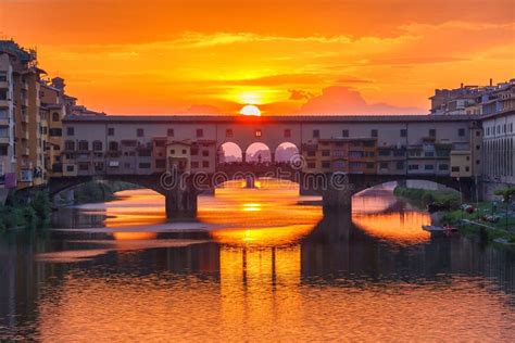 Ponte Vecchio al tramonto