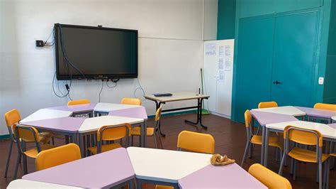 Aula scolastica moderna e flessibile