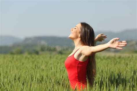 Persona che respira profondamente