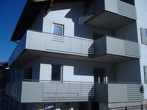 Casa con balcone