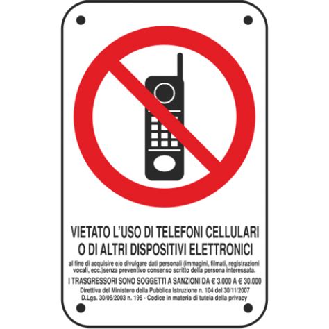 Segnale di divieto di schiamazzi