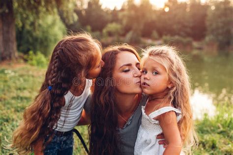 Madre triangolare che richiama figlie quadrate
