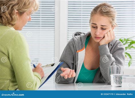 Persona che parla con uno psicologo