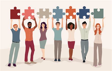 Persone diverse che collaborano