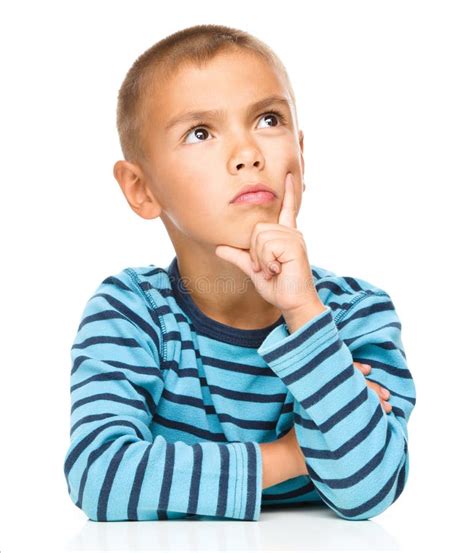 Raffigurazione di un bambino pensieroso