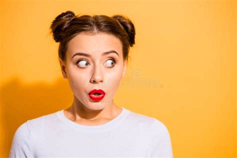 ragazza liceale imbarazzata