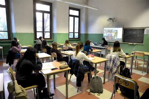 aula laboratorio con studenti e docente