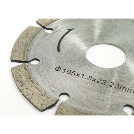 Disco diamantato su smerigliatrice angolare