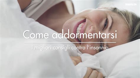 Persona che fatica ad addormentarsi a letto