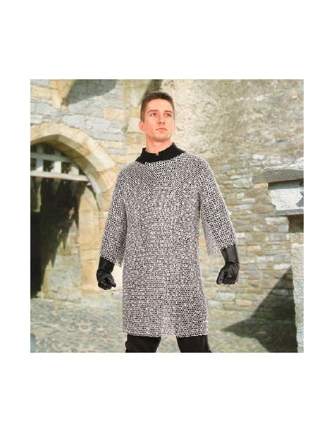Dettaglio di una cotta di maglia medievale